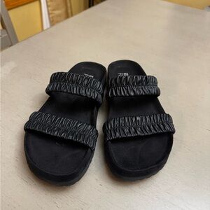 White Mountain Footbeds arch support Black Ruched strap Slide Sandals size 7 EUC